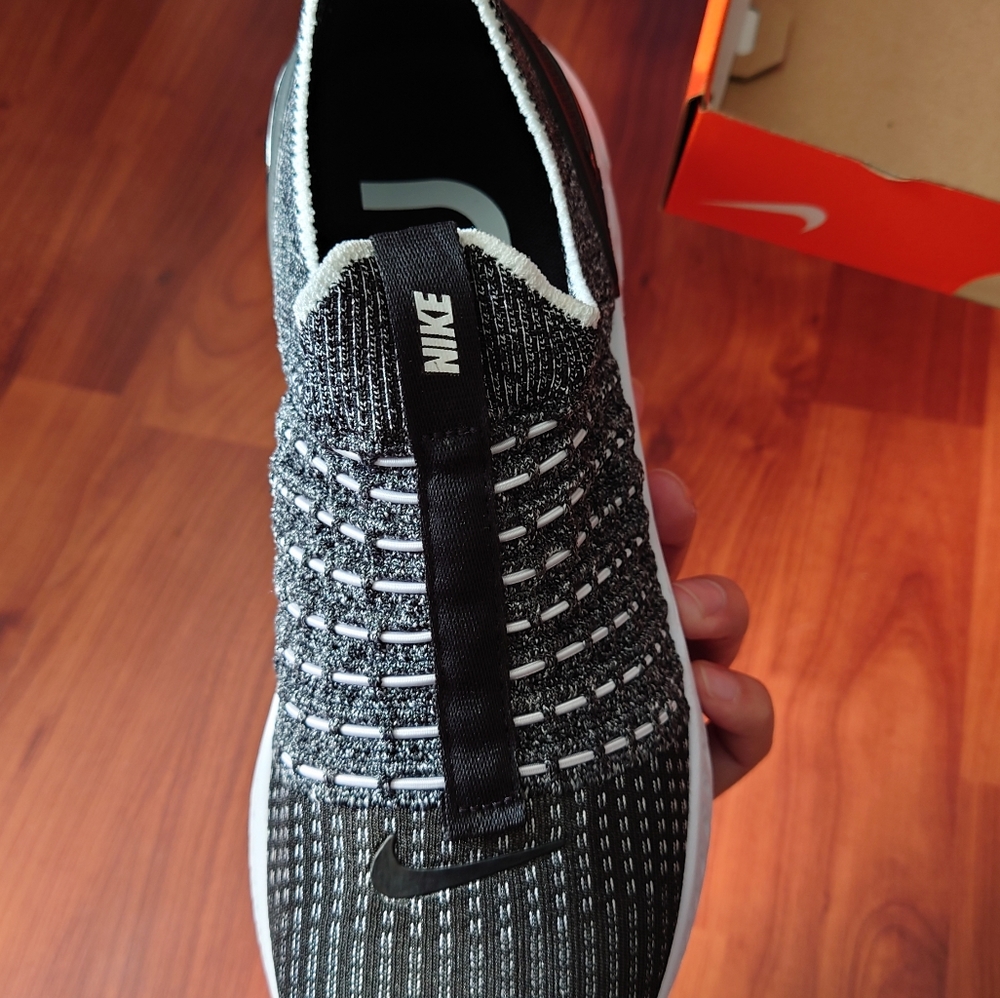 Nike phantom react Flyknit size 8 women
